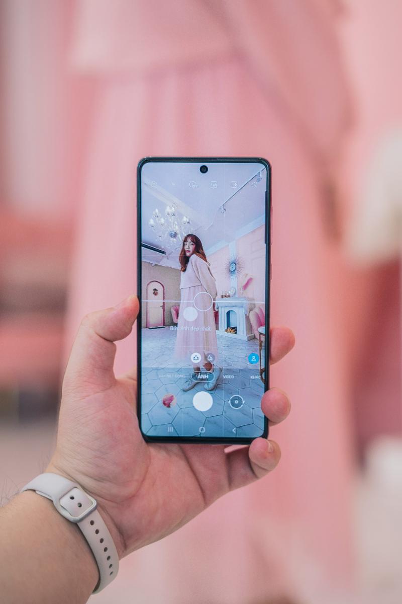 Google Pixel 7 stock photo